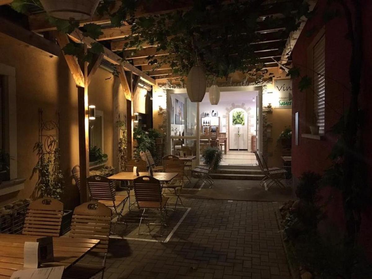 Weingut Manuel Sauer Hotel Nordheim am Main Bagian luar foto